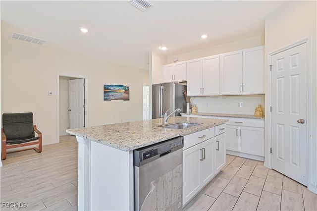 603 & 605 SE 23rd PL, Cape Coral, FL 33990