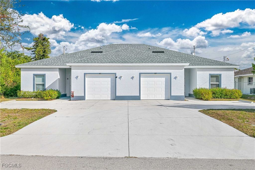 603 & 605 SE 23rd PL, Cape Coral, FL 33990