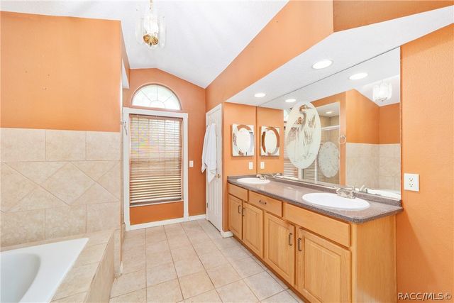 133 N McGowan Avenue, Crystal River, FL 34429
