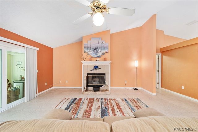 133 N McGowan Avenue, Crystal River, FL 34429
