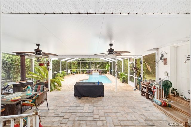 133 N McGowan Avenue, Crystal River, FL 34429