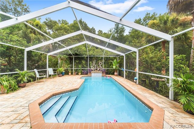 133 N McGowan Avenue, Crystal River, FL 34429
