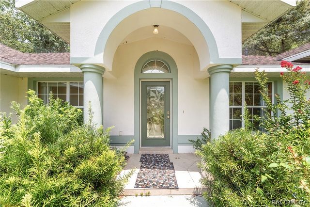 133 N McGowan Avenue, Crystal River, FL 34429