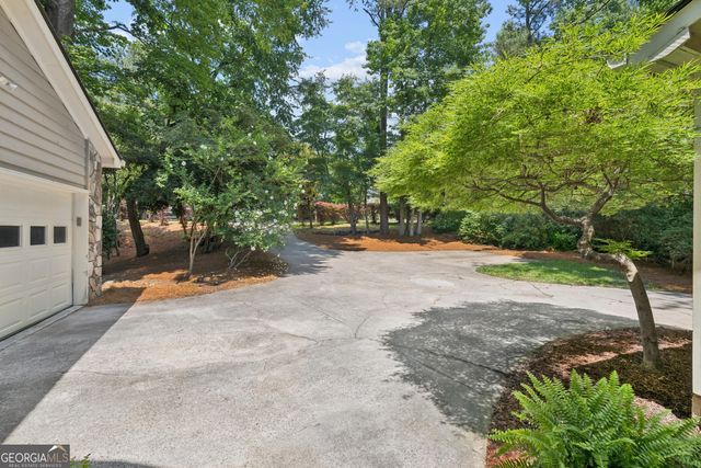 10550 Haynes Bridge Road, Alpharetta, GA 30022