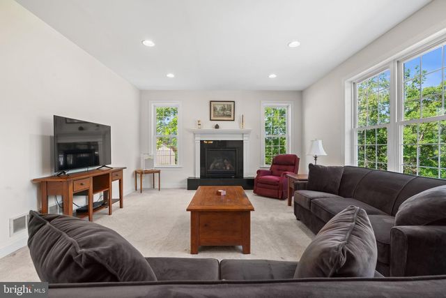 3940 WHITETAIL CT, Schnecksville, PA 18078