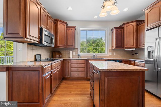3940 WHITETAIL CT, Schnecksville, PA 18078