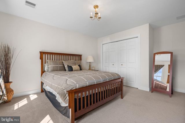 3940 WHITETAIL CT, Schnecksville, PA 18078