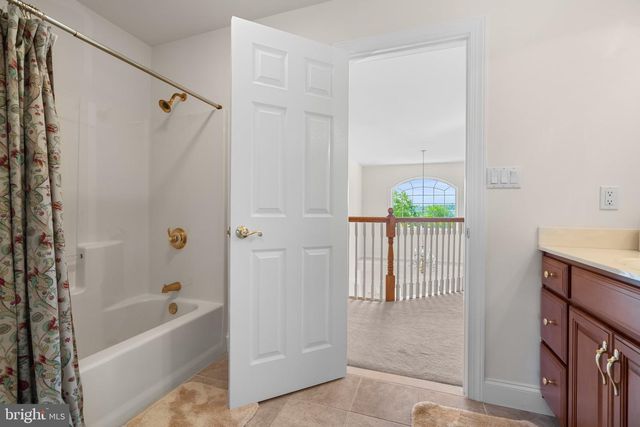 3940 WHITETAIL CT, Schnecksville, PA 18078