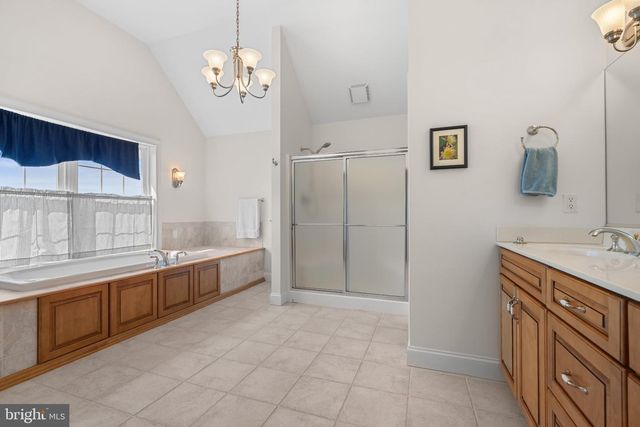 3940 WHITETAIL CT, Schnecksville, PA 18078