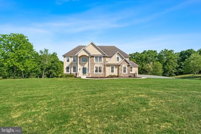 3940 WHITETAIL CT, Schnecksville, PA 18078