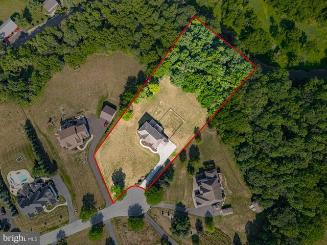 3940 WHITETAIL CT, Schnecksville, PA 18078