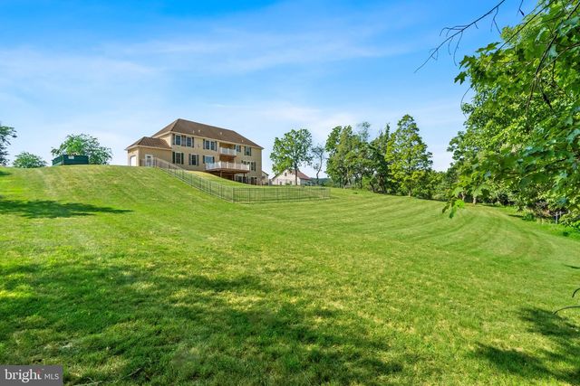 3940 WHITETAIL CT, Schnecksville, PA 18078