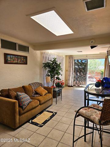 2035 S San Ray Drive, Green Valley, AZ 85614