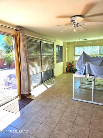 2035 S San Ray Drive, Green Valley, AZ 85614