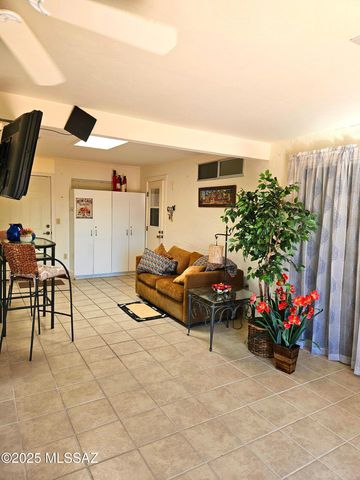 2035 S San Ray Drive, Green Valley, AZ 85614