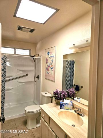 2035 S San Ray Drive, Green Valley, AZ 85614