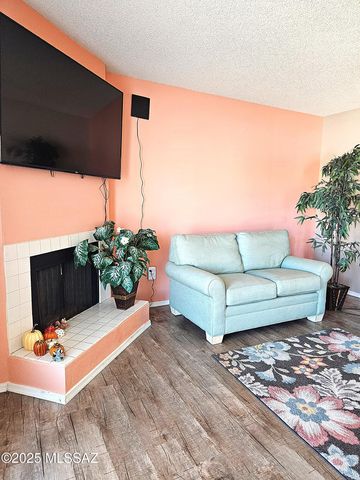 2035 S San Ray Drive, Green Valley, AZ 85614