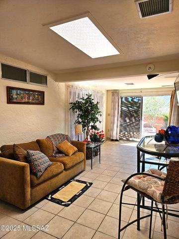 2035 S San Ray Drive, Green Valley, AZ 85614