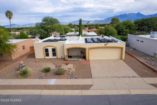 2035 S San Ray Drive, Green Valley, AZ 85614