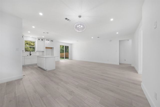 612 Lamar Street, Sulphur Springs, TX 75482