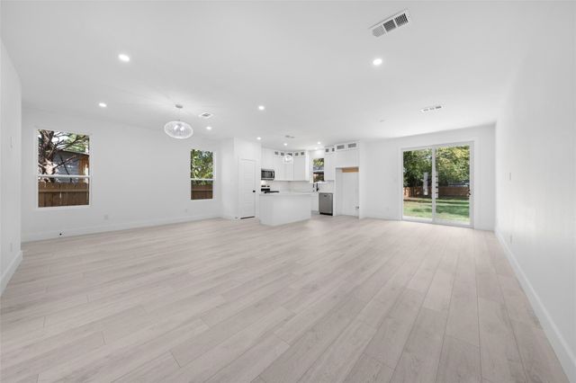 612 Lamar Street, Sulphur Springs, TX 75482