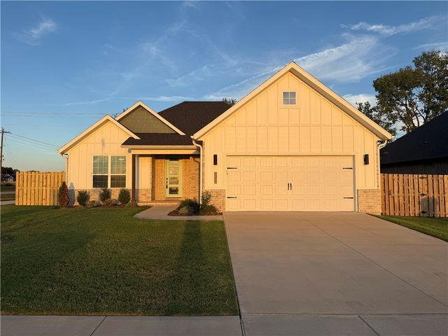 1602 Christman Street, Pea Ridge, AR 72751