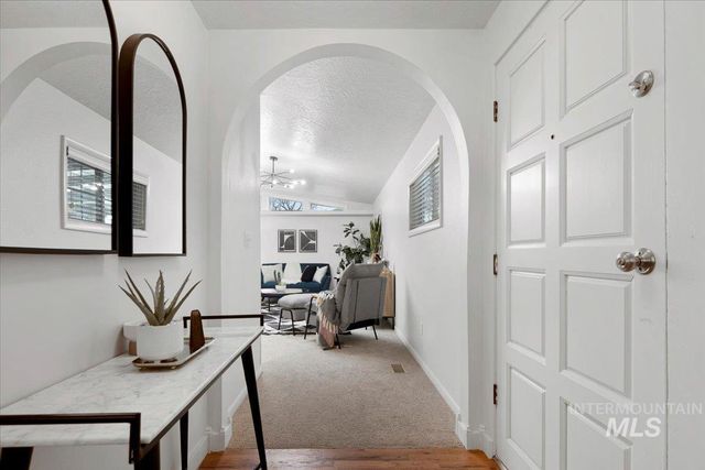 2904 N Bogus Basin Rd, Boise, ID 83702