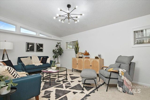 2904 N Bogus Basin Rd, Boise, ID 83702