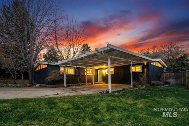 2904 N Bogus Basin Rd, Boise, ID 83702