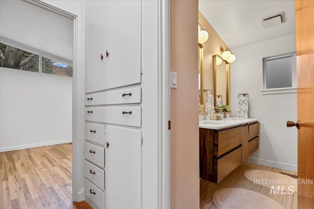 2904 N Bogus Basin Rd, Boise, ID 83702