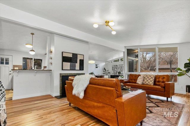 2904 N Bogus Basin Rd, Boise, ID 83702