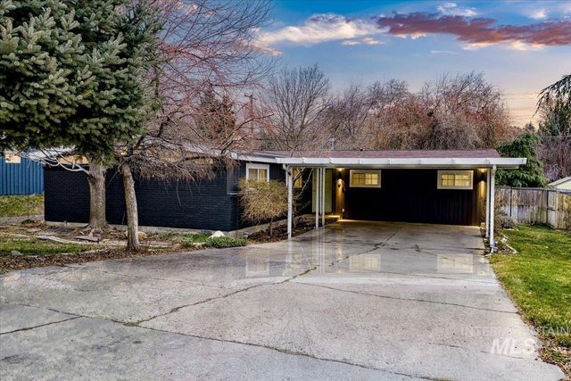 2904 N Bogus Basin Rd, Boise, ID 83702