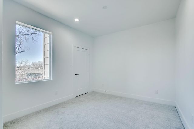 708 W 9th Street 103, Dallas, TX 75208