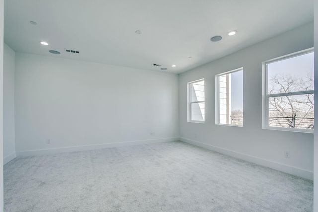 708 W 9th Street 103, Dallas, TX 75208