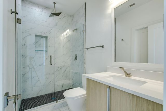 708 W 9th Street 103, Dallas, TX 75208