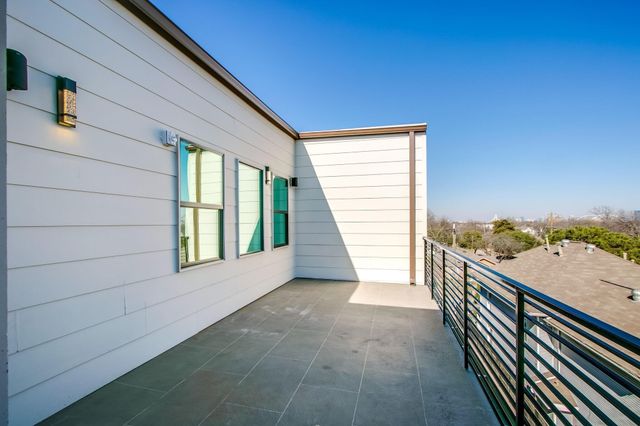 708 W 9th Street 103, Dallas, TX 75208