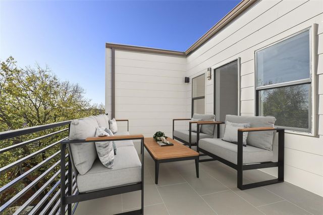 708 W 9th Street 103, Dallas, TX 75208