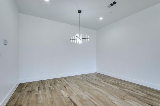 708 W 9th Street 103, Dallas, TX 75208
