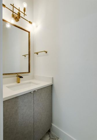 708 W 9th Street 103, Dallas, TX 75208