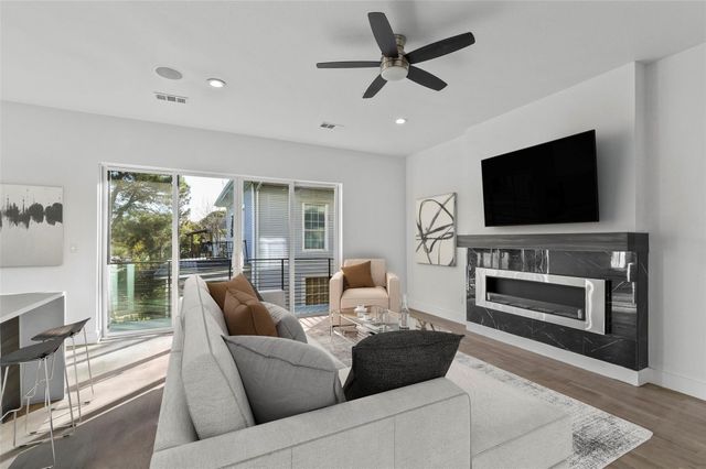 708 W 9th Street 103, Dallas, TX 75208