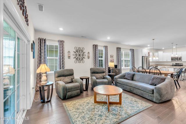 50 Woodside Lane, Whiting, NJ 08759