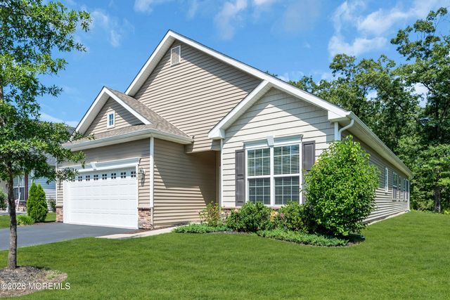 50 Woodside Lane, Whiting, NJ 08759