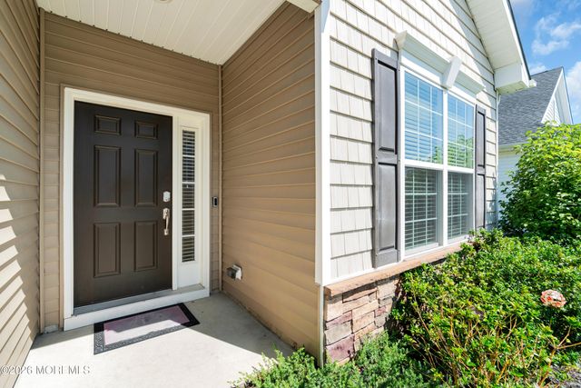 50 Woodside Lane, Whiting, NJ 08759
