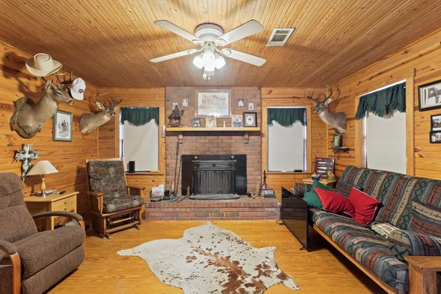 1710 Fm 1745 N, Colmesneil, TX 75938