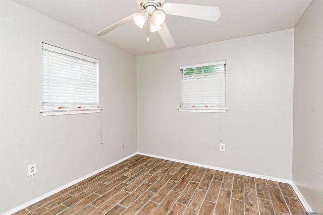 7637 Gov Derbigny Dr, Baton Rouge, LA 70811