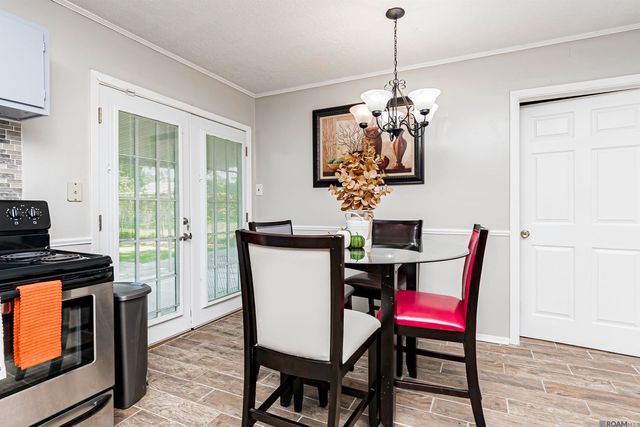 7637 Gov Derbigny Dr, Baton Rouge, LA 70811