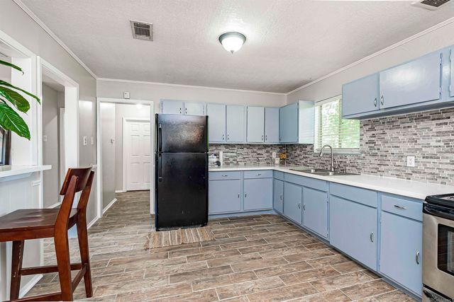 7637 Gov Derbigny Dr, Baton Rouge, LA 70811