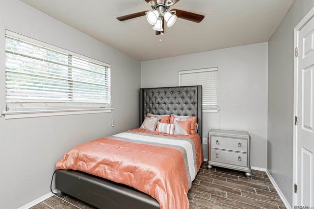 7637 Gov Derbigny Dr, Baton Rouge, LA 70811