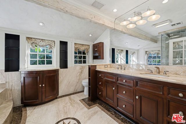 4780 Vista De Oro Avenue, Woodland Hills (los Angeles), CA 91364