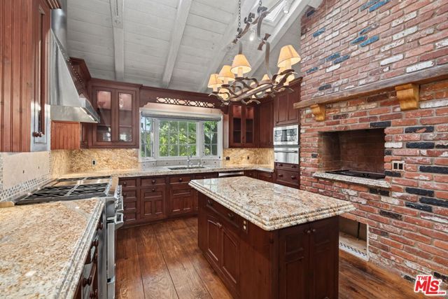 4780 Vista De Oro Avenue, Woodland Hills (los Angeles), CA 91364